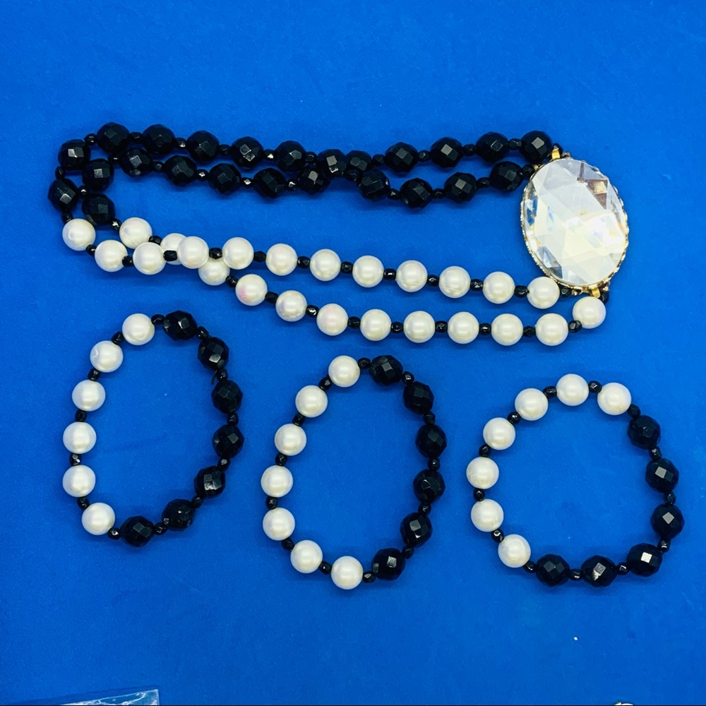 Retro Choker Necklace 3 Bracelet Set Black White Vintage